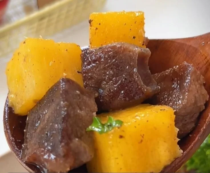 Delicious Black Pepper Pineapple Beef Bites appetizer on a serving plate