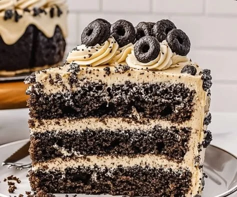 Delicious Cookies and Cream Cake topped with chocolate cookies and cream frosting