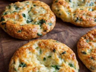 Easy spinach cottage cheese flagels served on a plate