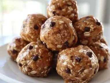 Healthy no-bake Peanut Butter Energy Bites for quick energy boosts